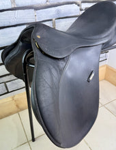 Load image into Gallery viewer, 17” XW/Changeable Gullet Wintec 2000 GP Saddle - Black
