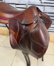 Load image into Gallery viewer, 17 1/2” MW Devoucoux Chiberta O Jump Saddle - Brown
