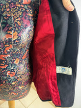 Load image into Gallery viewer, Ladies Size 34 Vintage Showerproof Hunt Jacket - Black