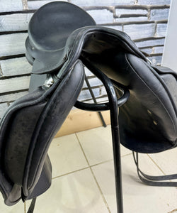 17 1/2” Medium Albion Platinum Ultima Genesis Dressage Saddle - Black