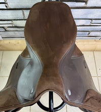 Load image into Gallery viewer, 17” MW/Changeable Gullet Thorowgood Cob Plus GP Saddle - Brown