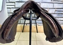 Load image into Gallery viewer, 18” XW M&amp;J/Granville Saddlery English GP Cob Saddle - Brown