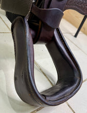Load image into Gallery viewer, 15” Western Saddle, K&amp;B Saddlery, Iowa -Round Skirt- SQB - Brown