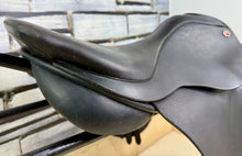 Load image into Gallery viewer, 17 1/2” Medium Albion Legend Jump Saddle - Brown