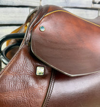 Load image into Gallery viewer, 17 1/2” B (Medium) Stubben Siegfried II Jump Saddle - Tan