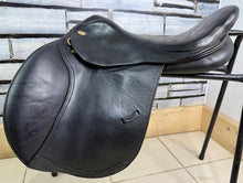 Load image into Gallery viewer, 17 1/2” Wide Eric Thomas Close Contact Jump Saddle - Black