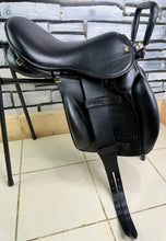 Load image into Gallery viewer, 17” MW GZS Para/RDA/Learner Saddle - Black