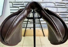 Load image into Gallery viewer, 18” MN Oakfield Hunt/Jump Saddle - Brown