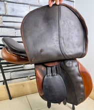 Load image into Gallery viewer, 17 1/2” MW English Jump Saddle - Brown/Tan