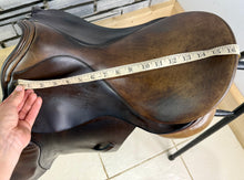 Load image into Gallery viewer, 16 1/2” MW Sandringham GP Saddle - Brown