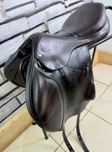 Load image into Gallery viewer, 17” Medium - MW Equipe Expression Monoflap Jump Saddle - Brown