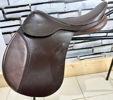 Load image into Gallery viewer, 15 1/2” MW Black Country Pony GP Saddle - Brown