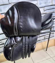 Load image into Gallery viewer, 17 1/2” Medium Lemetex ‘The Stylist’ Jump Saddle - Black