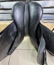 Load image into Gallery viewer, 17-17 1/2” MW Henri De Rivel Jump Saddle - Black