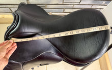 Load image into Gallery viewer, 17 1/2” Medium Ideal Jessica Dressage Saddle - Black