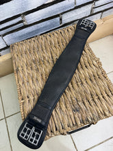 Load image into Gallery viewer, Wintec Shaped Dressage Girth -Black- Waffle - All Sizes 22”, 24”, 26”