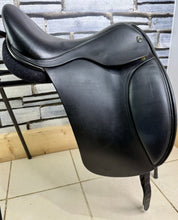 Load image into Gallery viewer, 17” XW Nick Dolman Holistic Dressage Saddle - Black