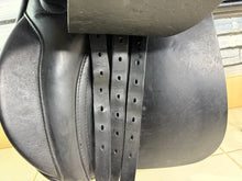 Load image into Gallery viewer, 17” Medium Farrington Burford Event VSD Saddle - Black