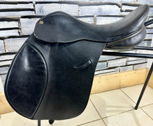 Load image into Gallery viewer, 17” Wide Ideal Classic GP Saddle - Black