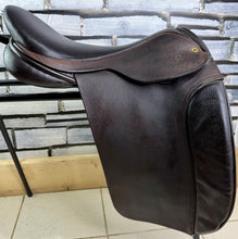 Load image into Gallery viewer, 18” Wide Black Country Working Hunter Saddle - Brown