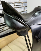 Load image into Gallery viewer, 17” Wide Farrington Kentucky Dressage Saddle - Black