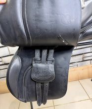 Load image into Gallery viewer, 17” Medium/Changeable Gullet Bates Caprilli GP Saddle - Black Leather