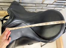 Load image into Gallery viewer, 17” MW Ideal/Martin Wilkinson Suzannah Dressage Saddle - Black