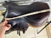 Load image into Gallery viewer, 17 1/2” MW Voltaire Lexington Monoflap Jump Saddle -2015- Brown