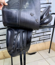 Load image into Gallery viewer, 18” MN Albion Style Dressage Saddle - Black