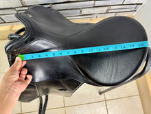 Load image into Gallery viewer, 17” MW Kieffer Wien DL Professional Dressage Saddle - Black