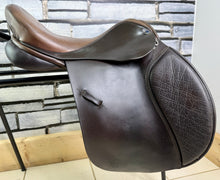 Load image into Gallery viewer, 16 1/2” Wide Silhouette GP Saddle - Brown