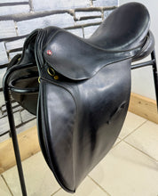 Load image into Gallery viewer, 17” Medium Jeffries Falcon Event GP Saddle - Black