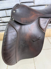 Load image into Gallery viewer, 18” XW M&amp;J/Granville Saddlery English GP Cob Saddle - Brown