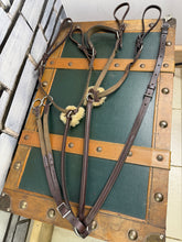 Load image into Gallery viewer, Devoucoux Biarritz Kolibri 5-point Breastplate -Brown- Large/Full - Elasticated with Martingale