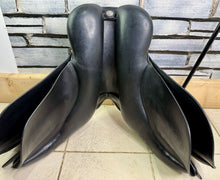 Load image into Gallery viewer, 16 1/2” MW/Changeable Gullet Bates Caprilli GP Saddle - Black - Adult Size Flap - with Cair