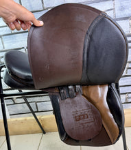 Load image into Gallery viewer, 17 1/2” 30/MW Stubben Roxanne GP/Jump Saddle -Brown- Diamonte &amp; Patent Trim 2025