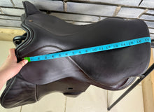 Load image into Gallery viewer, 17” MW Paul Jones Jump Saddle - Brown