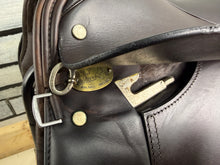 Load image into Gallery viewer, 16 1/2” Medium Colt Saddlery WH Saddle -Brown- Show Hack/ROR
