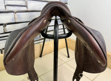 Load image into Gallery viewer, 16 1/2” MW Antares Connexion Monoflap Jump Saddle - Brown