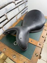 Load image into Gallery viewer, Size 1/17” Wow Saddle Seat /Tree Only - Black - with Size 2 Gullet