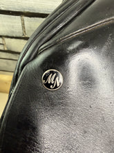 Load image into Gallery viewer, 17” XW Morris &amp; Nolan WH Working Hunter Saddle - Black - Extra Wide