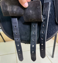 Load image into Gallery viewer, 17” MW/Changeable Gullet Thorowgood Cob Plus GP Saddle - Brown