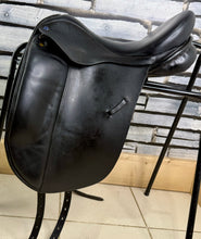 Load image into Gallery viewer, 17” Wide Ideal/Martin Wilkinson Suzannah Dressage Saddle - Black
