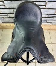 Load image into Gallery viewer, 17” Wide Albion SLK II Ultima LH Dressage Saddle - Adjusta Tree - Black - Flat Tree