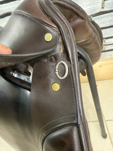 Load image into Gallery viewer, 17 1/2” MW Ideal Working Hunter Saddle - Brown
