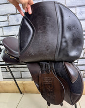 Load image into Gallery viewer, 17” MW Jeffries Falcon One GP/Jump/Event Saddle - Brown - Square Cantle
