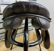 Load image into Gallery viewer, 16 1/2” MW Heritage English Saddlery GP Saddle - Black