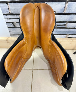 18” MW (Fit 31) Stubben Siegfried Extra GP/Jump Saddle - Black/Tan