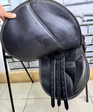 Load image into Gallery viewer, 17” XXW Thorowgood Maxam GP Saddle - Black - Extra Extra Wide -