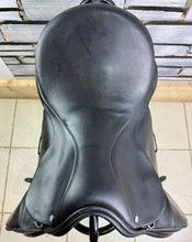 Load image into Gallery viewer, 17 1/2” MW Ideal Jessica Dressage Saddle - Black - Flocked